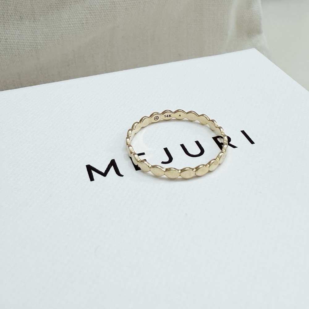 Mejuri Dot Ring in 14k Yellow Gold - Picture 3 of 4
